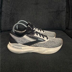 Brooks Adrenaline GTS 24 Women’s Size 8 Black White Running Shoes 1204261B132